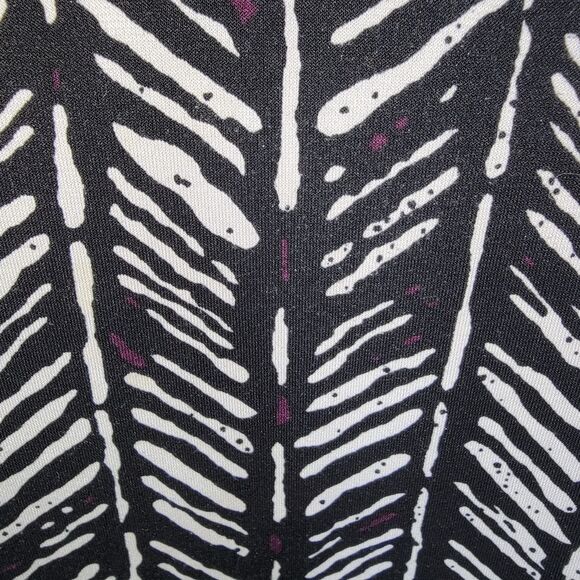 Lane Bryant cold shoulder asymmetric hem Tunic too size 22/24 - Picture 4 of 5